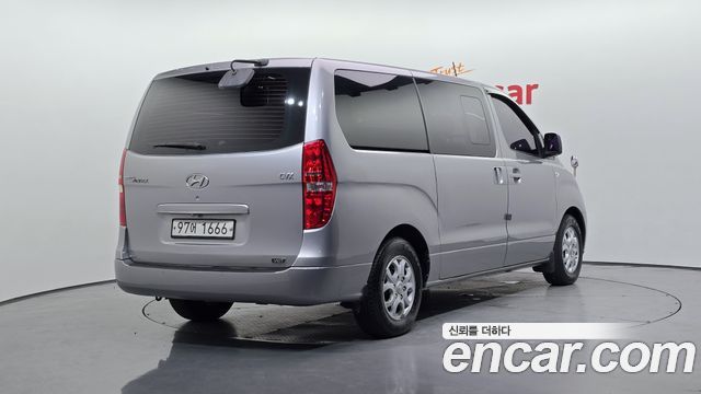 Hyundai Starex 2011 — photo 2