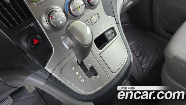 Hyundai Starex 2011 — photo 9