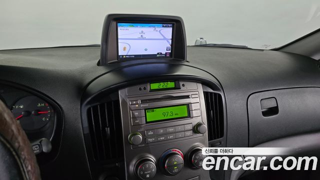 Hyundai Starex 2011 — photo 13