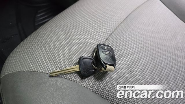 Hyundai Starex 2011 — photo 17