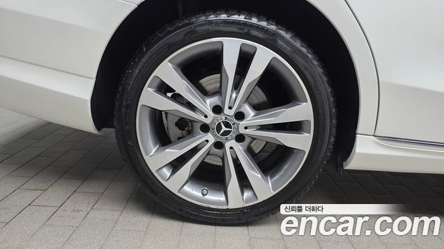 Mercedes-Benz C-Class 2020 — photo 5