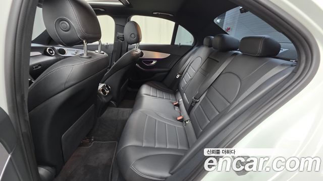 Mercedes-Benz C-Class 2020 — photo 18