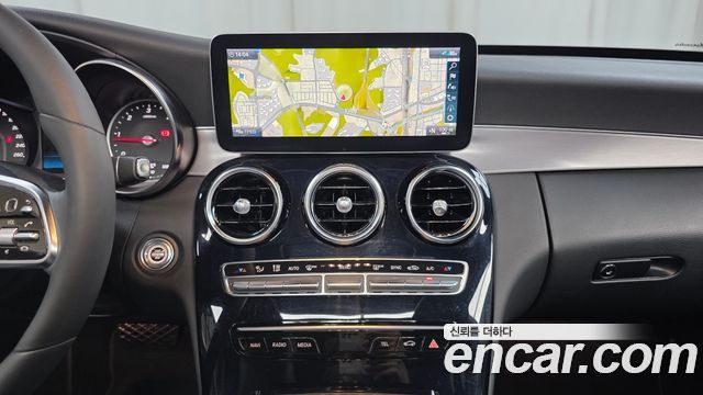 Mercedes-Benz C-Class 2020 — photo 19