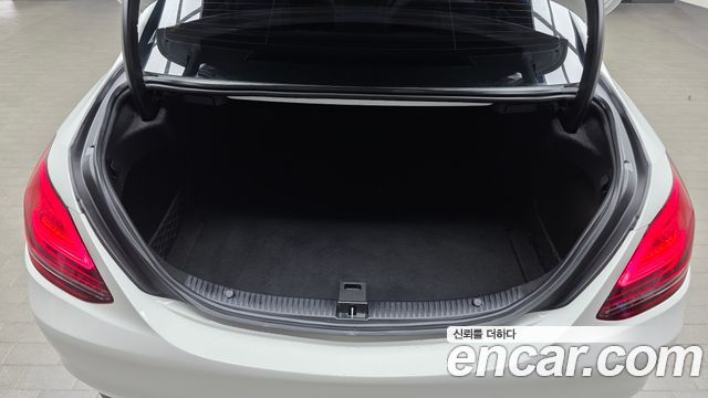 Mercedes-Benz C-Class 2020 — photo 22