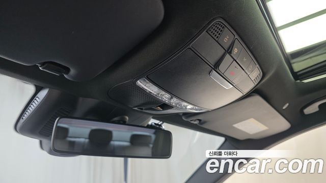 Mercedes-Benz C-Class 2020 — photo 24