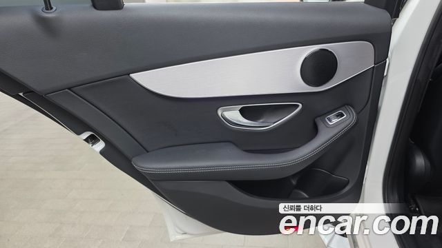 Mercedes-Benz C-Class 2020 — photo 15