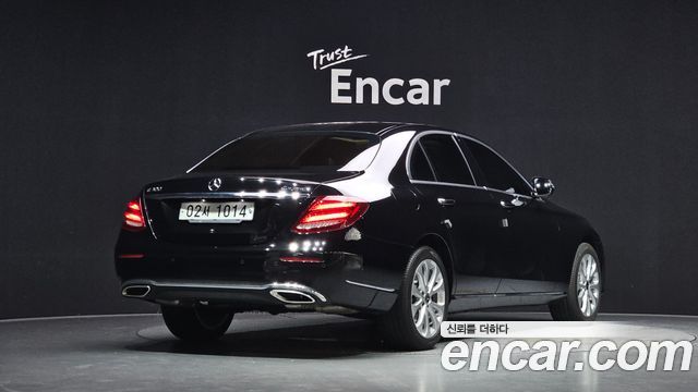 Mercedes-Benz E-Class 2018 — photo 2