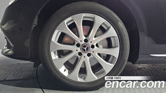 Mercedes-Benz E-Class 2018 — photo 5