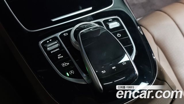 Mercedes-Benz E-Class 2018 — photo 23