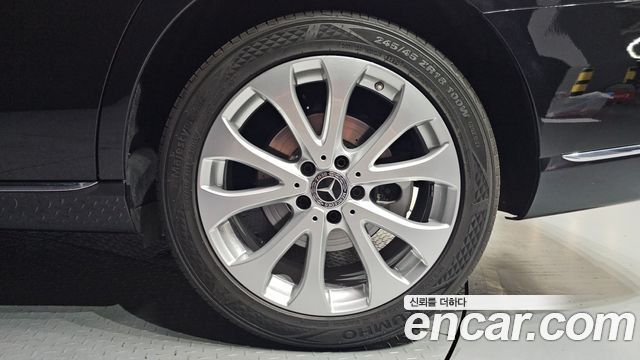 Mercedes-Benz E-Class 2018 — photo 7
