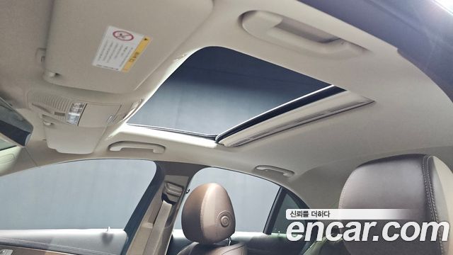 Mercedes-Benz E-Class 2018 — photo 28