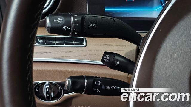 Mercedes-Benz E-Class 2018 — photo 29