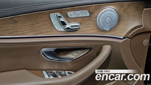 Mercedes-Benz E-Class 2018 — photo 34