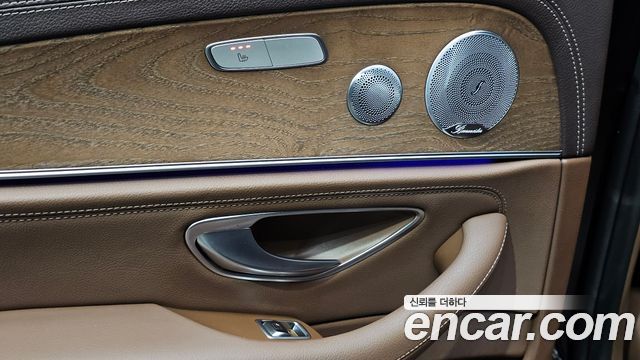 Mercedes-Benz E-Class 2018 — photo 35