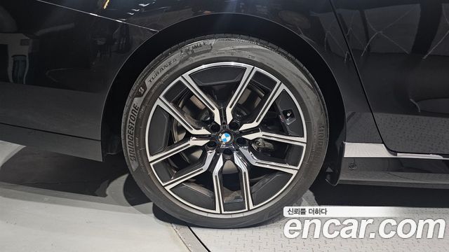 BMW i7 2024 — photo 5