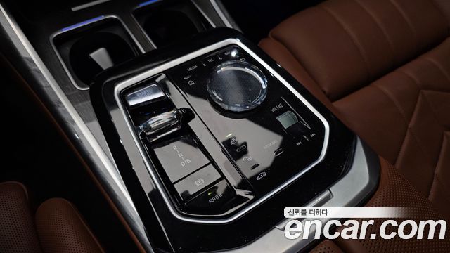 BMW i7 2024 — photo 12