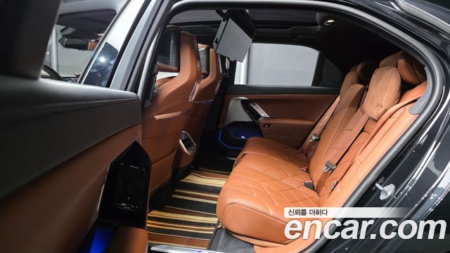 BMW i7 2024 — photo 18