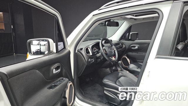Jeep Renegade 2017 — photo 10