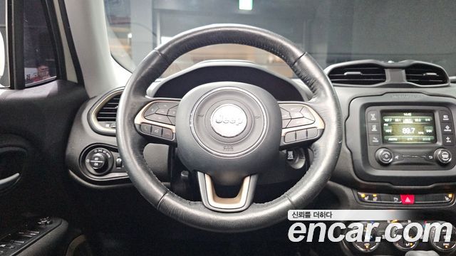 Jeep Renegade 2017 — photo 13