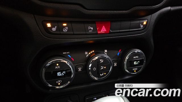 Jeep Renegade 2017 — photo 17