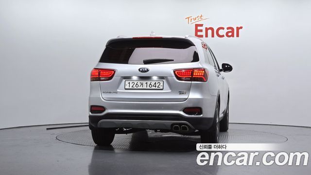 Kia Sorento 2018 — photo 4