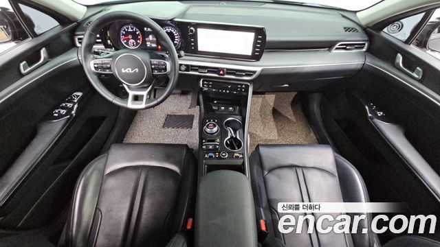 Kia K5 2023 — photo 10