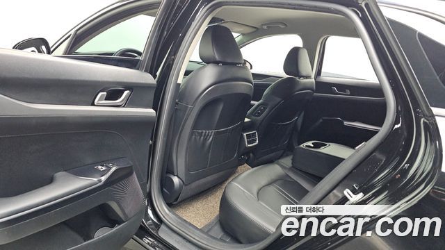 Kia K5 2023 — photo 17