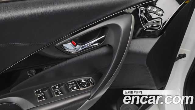 Hyundai Grandeur 2015 — photo 17