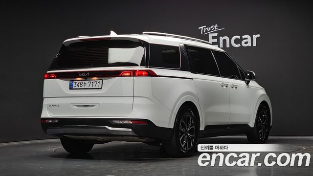 Kia Canival 2023 — photo 2