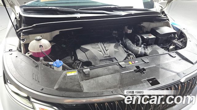Kia Canival 2023 — photo 6