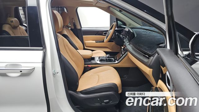 Kia Canival 2023 — photo 17