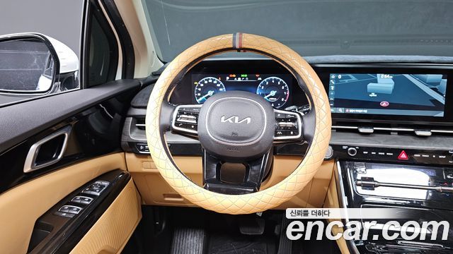 Kia Canival 2023 — photo 19