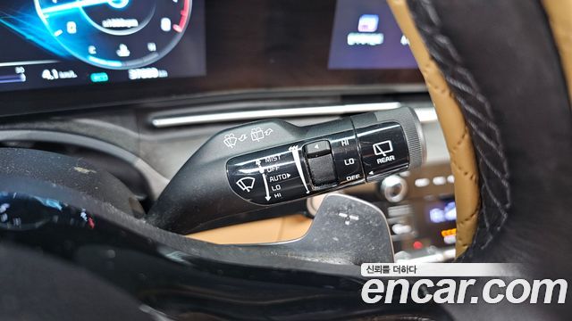 Kia Canival 2023 — photo 24