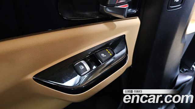 Kia Canival 2023 — photo 25