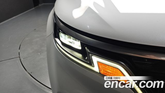 Kia Canival 2023 — photo 8