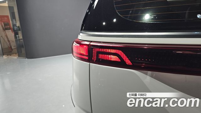 Kia Canival 2023 — photo 9