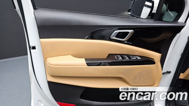 Kia Canival 2023 — photo 14