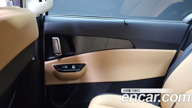 Kia Canival 2023 — photo 15