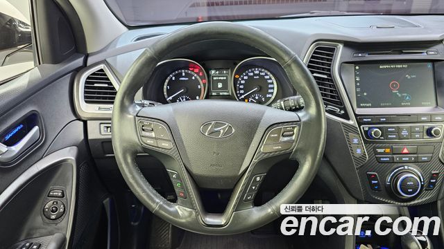 Hyundai Santafe 2018 — photo 12