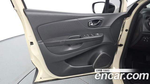 Renault Korea QM3 2015 — photo 14