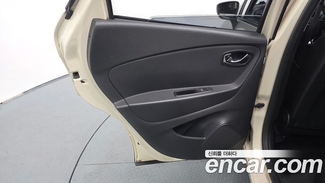 Renault Korea QM3 2015 — photo 15