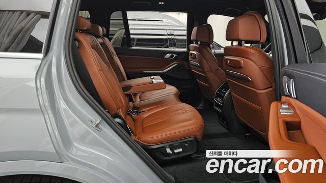 BMW X7 2025 — photo 18