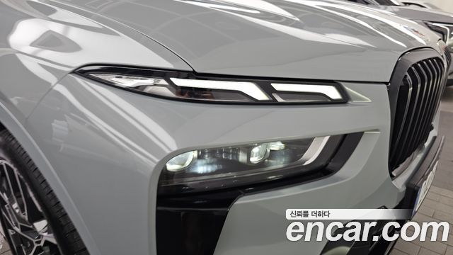 BMW X7 2025 — photo 8