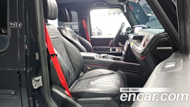 Mercedes-Benz G-Class 2023 — photo 18