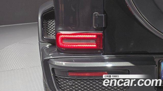 Mercedes-Benz G-Class 2023 — photo 9