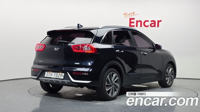 Kia Niro 2018 — photo 2