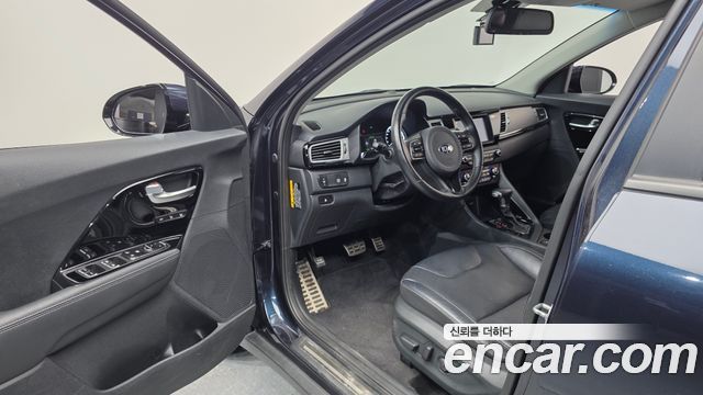 Kia Niro 2018 — photo 13