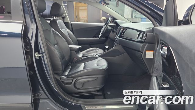 Kia Niro 2018 — photo 17