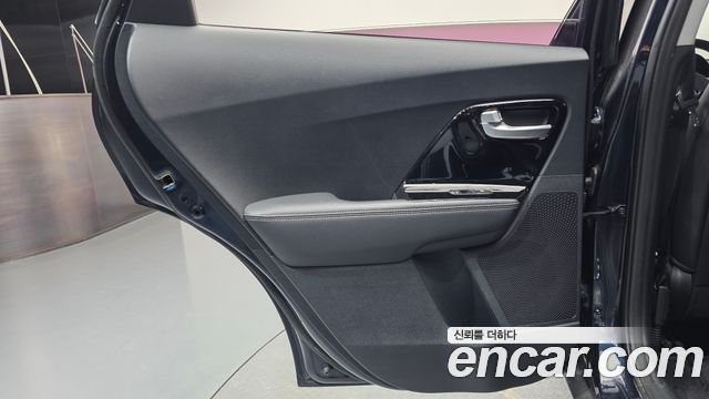 Kia Niro 2018 — photo 15