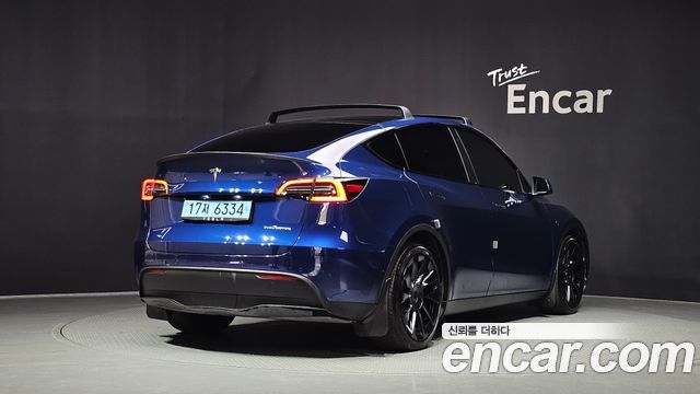 Tesla Model Y 2021 — photo 2